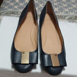 Elegant Navy Blue Flats with Gold‎ Accent 10.5